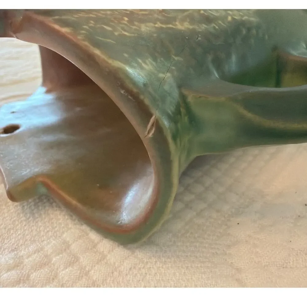 Roseville Fuchsia Green Vintage Art Pottery Ceramic Wall Pocket 1282-8 RARE chip